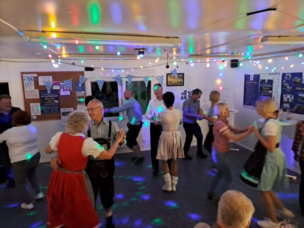 Oktoberfest-2024-Tanzabteilung-ESG-Tanzfläche
